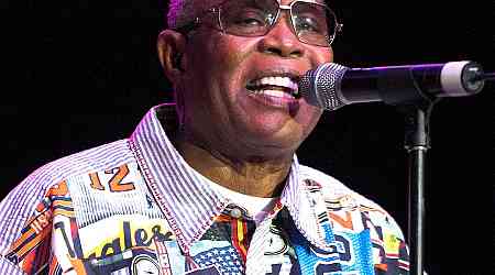  Sam Moore, Vocalist in American Soul Group Sam & Dave, Dead at 89 