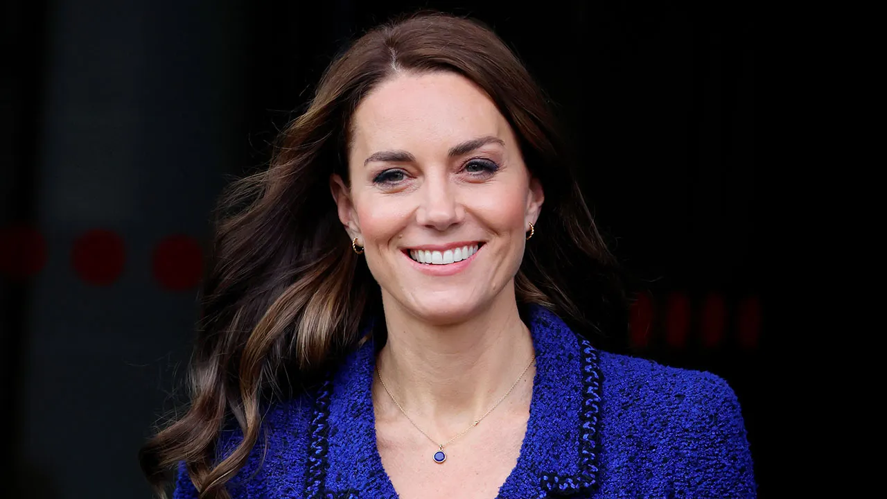 Kate Middleton recovering from surgery, 'responding to emails,' expert claims