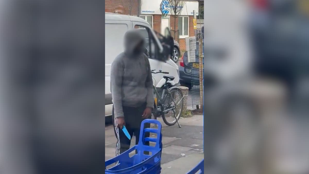 Knife-wielding man arrested outside kosher supermarket in Golders Green after 'making antisemitic threats'