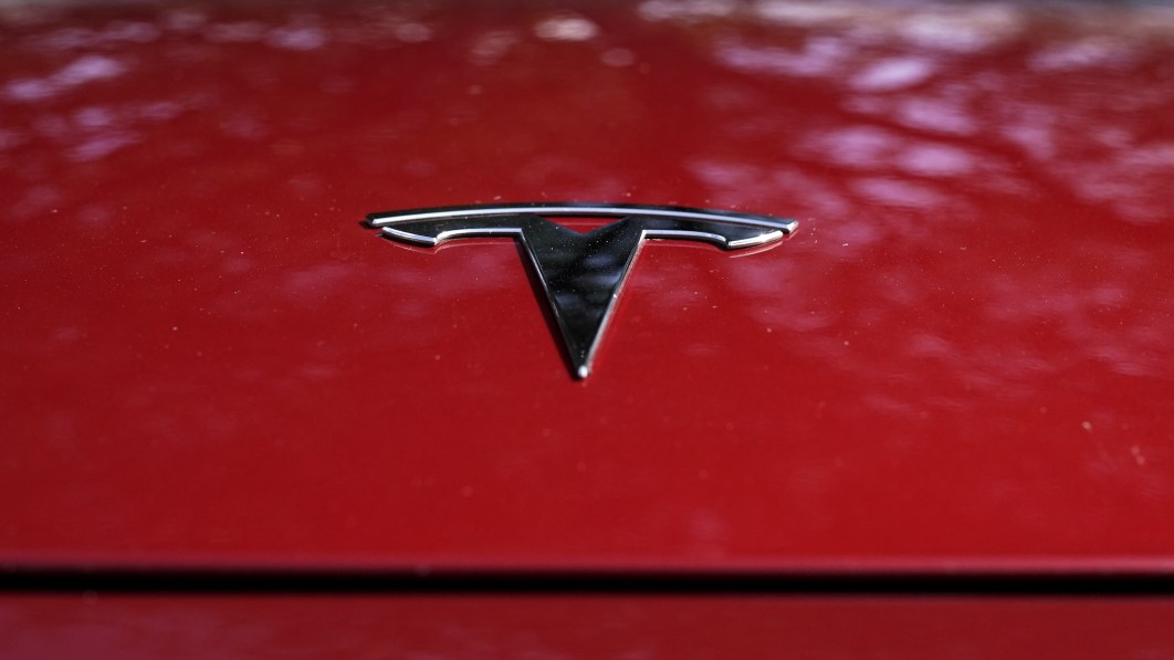 Tesla recalling nearly 200,000 vehicles over backup camera glitch