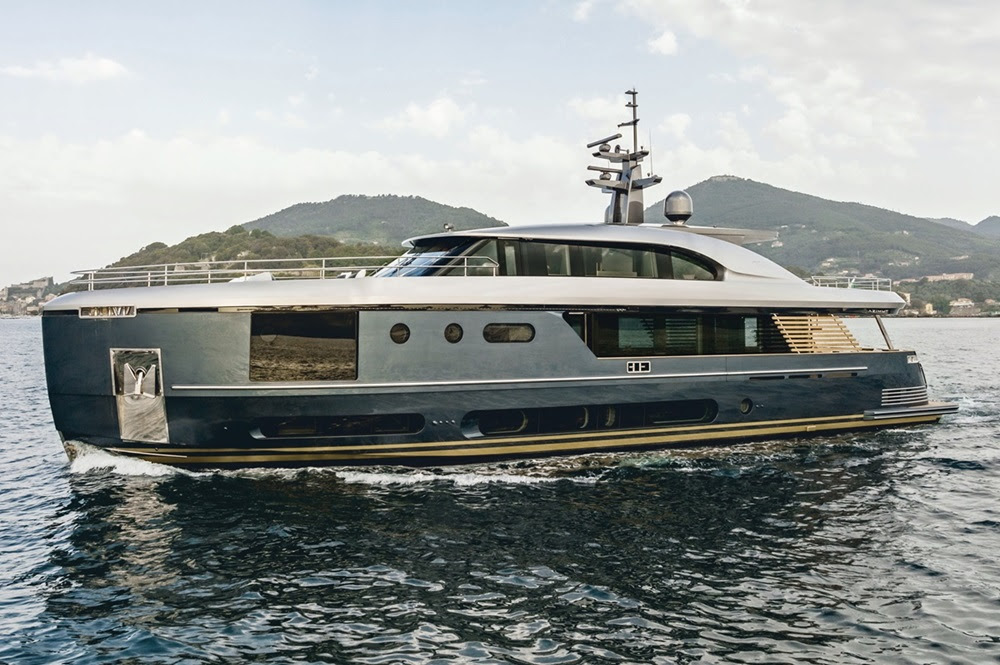 Azimut to premiere Magellano 30 Metre at Miami International Boat Show