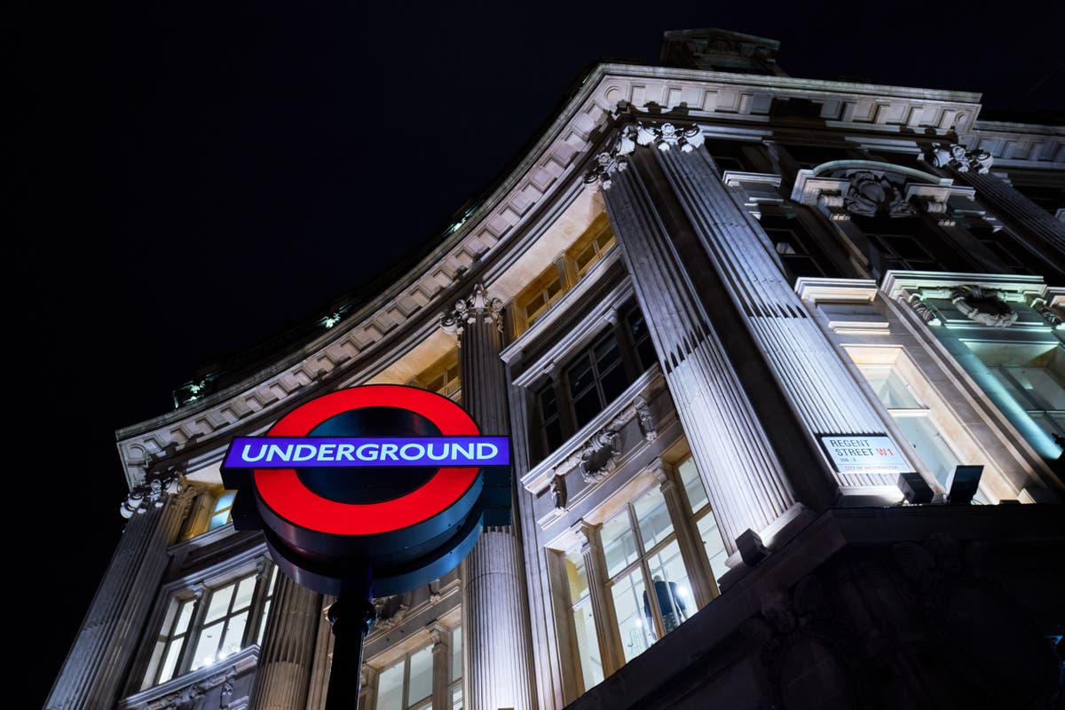 Attempted murder charge after man pushed onto Tube tracks at Oxford Circus 