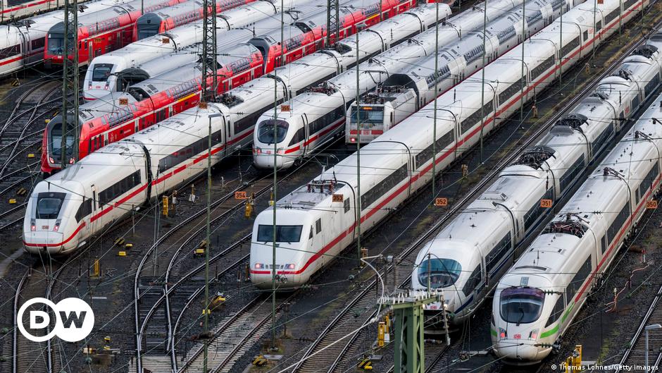 German fast rail traffic paralyzed in south by metal thieves