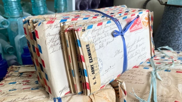 Sask. historians say collection of hundreds of WW II love letters offers glimpse into 'human sides of history'