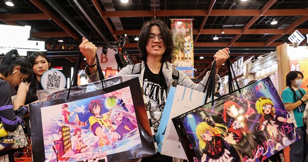 Taipei comics fair attracts large crowds on opening day