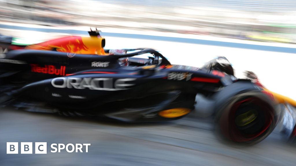 Verstappen makes ominous start to pre-season testing