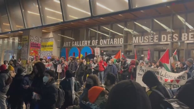 Pro-Palestinian protesters disrupt Toronto reception Trudeau hosted for Italian PM Meloni
