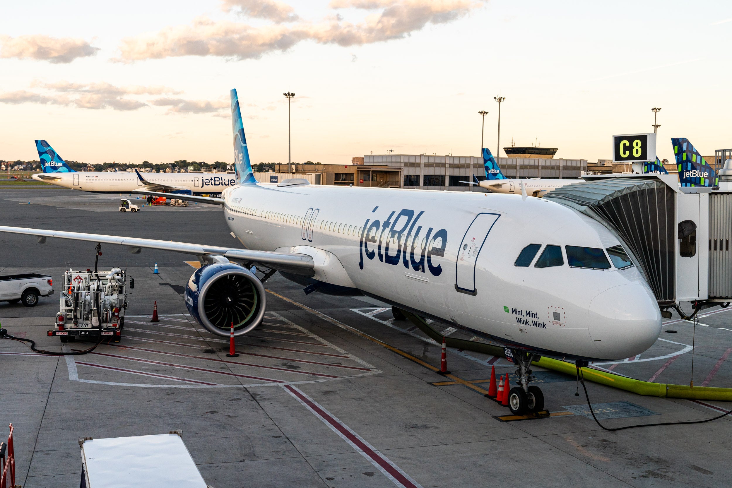 JetBlue cuts cities, adjusts Los Angeles service amid major network realignment