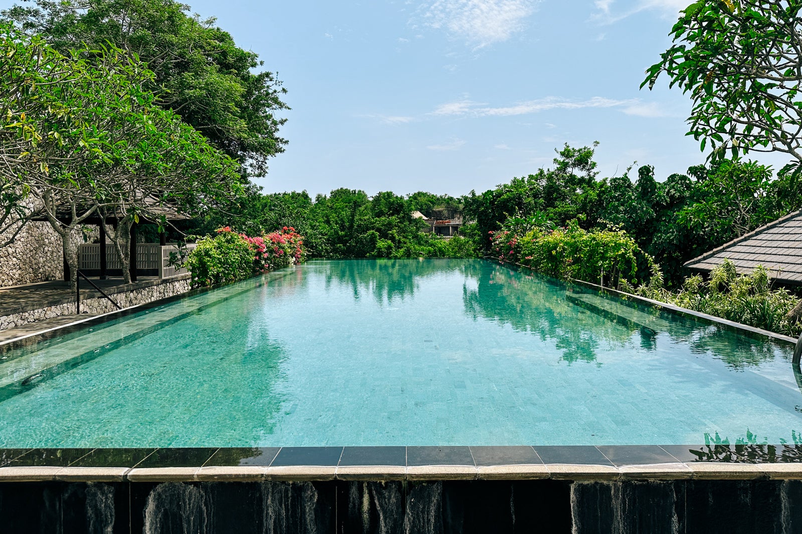 Umana Bali, LXR Hotels & Resorts: Luxury along the cliffs