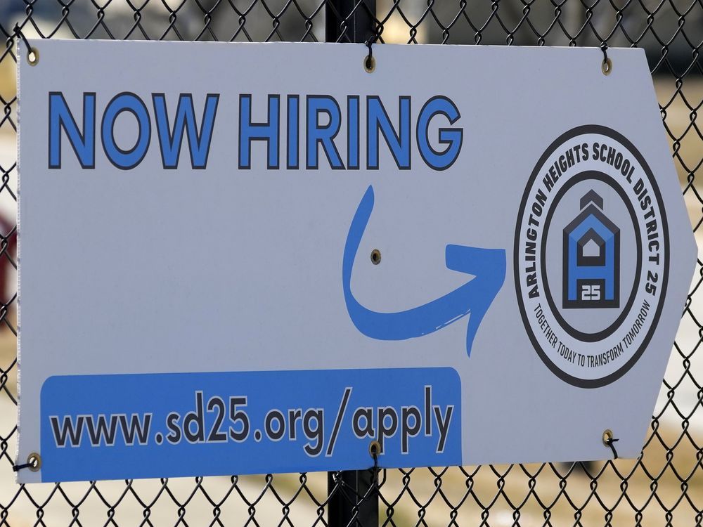 Applications for U.S. unemployment benefits dip to 210,000, another sign the job market is strong