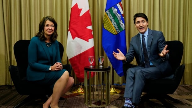 Can't they ever just get along, Justin Trudeau and Danielle Smith? Sometimes, yes!