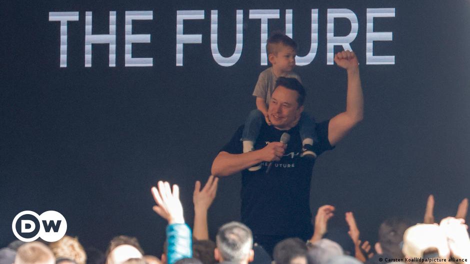 Germany: Elon Musk visits Tesla factory after power sabotage