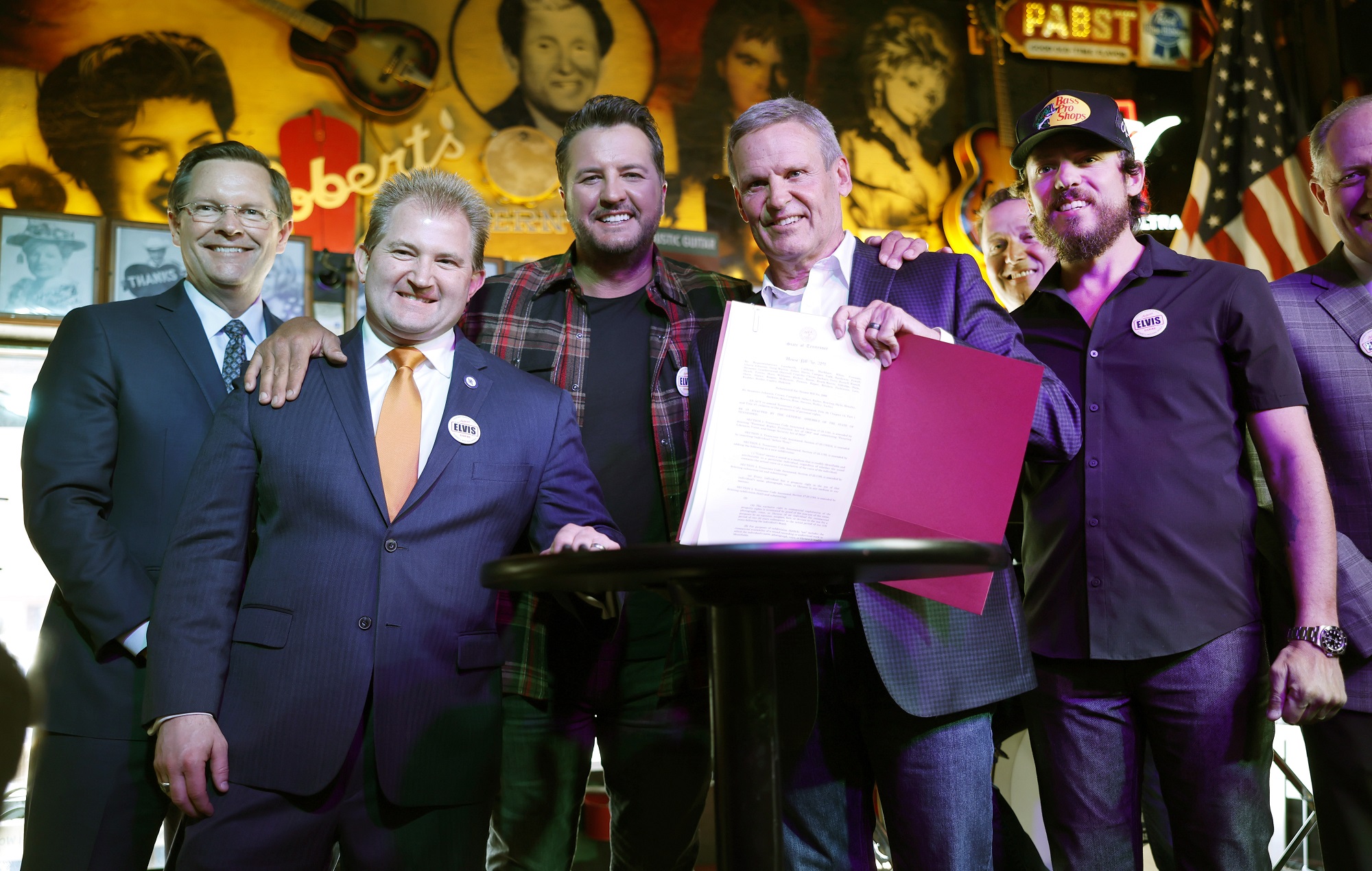 Governor in Tennessee signs ELVIS act to protect musicians from AI deepfakes
