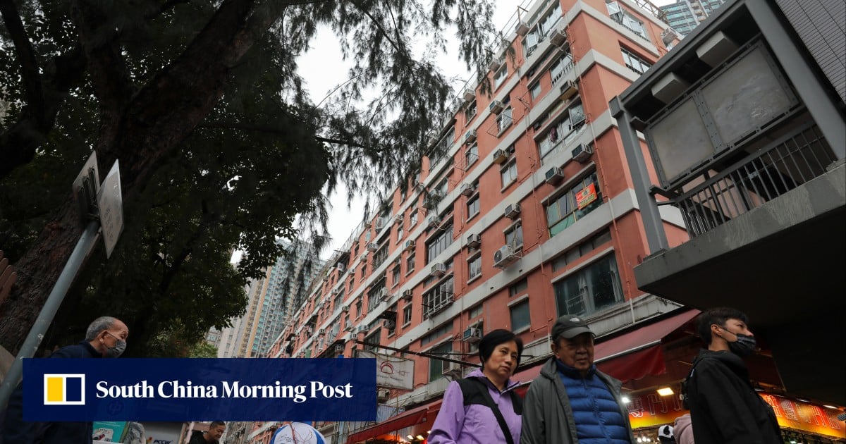 Hong Kong police find no birth records for 2 dead infants left in glass bottles at flat