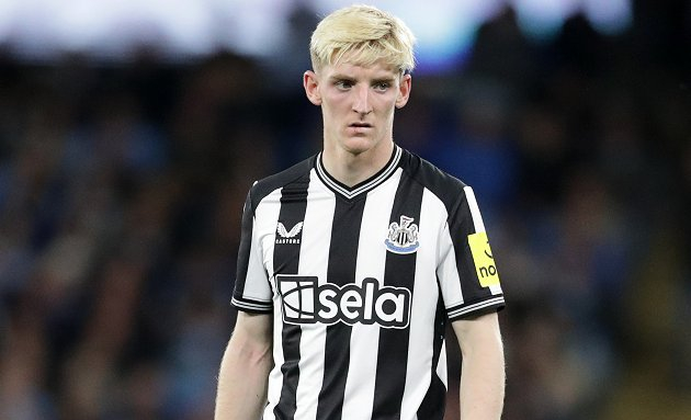 Newcastle boss Howe delighted for Gordon after England debut