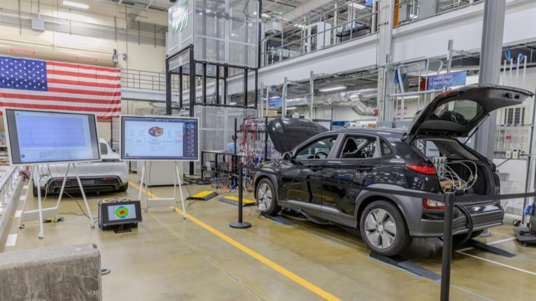 Oak Ridge National Laboratory demonstrates 100-kW wireless charging from a parking space