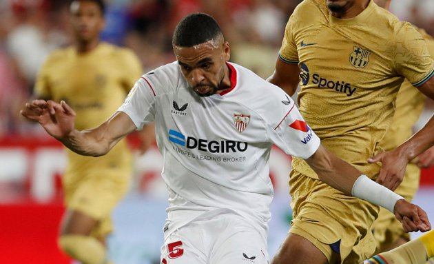 Sevilla striker En-Nesyri plays down furious Sanchez Flores blow-up