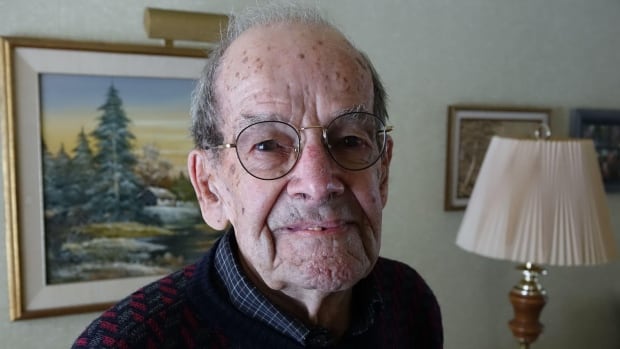 This 100-year-old Quebecer is still volunteering in his community and has no plans to stop