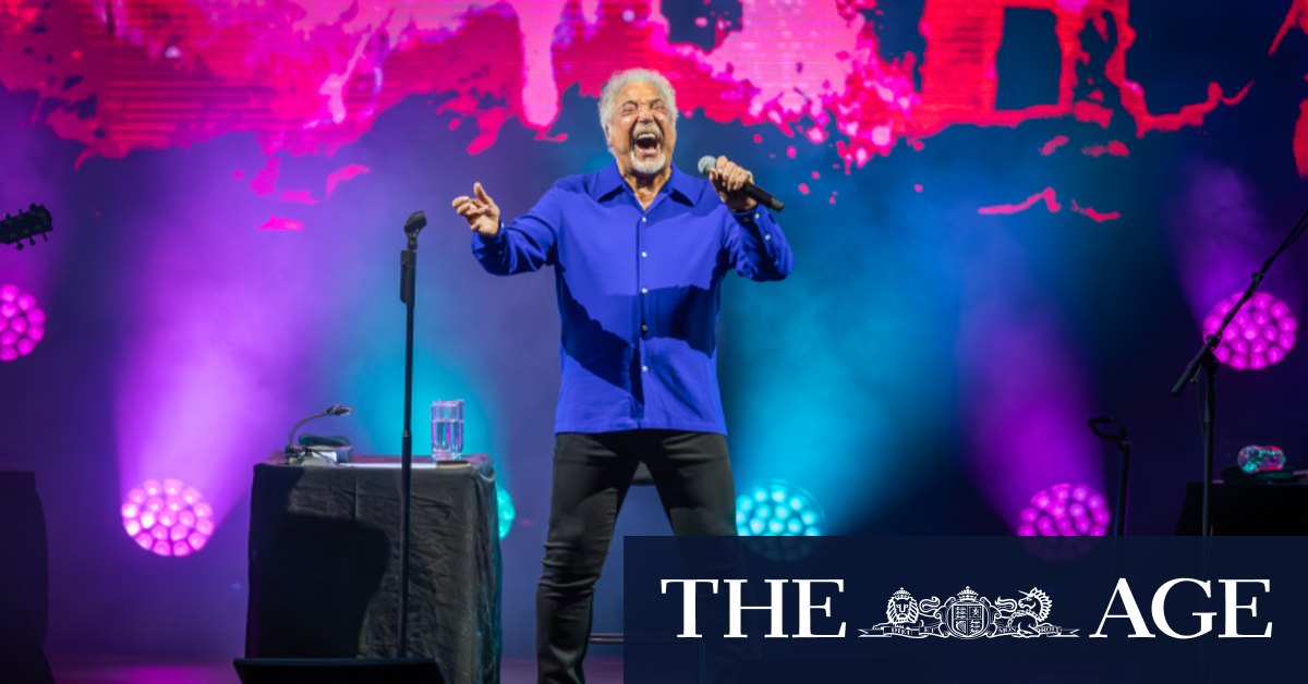 Tom Jones stuns Kings Park audience by diving into darkness and death