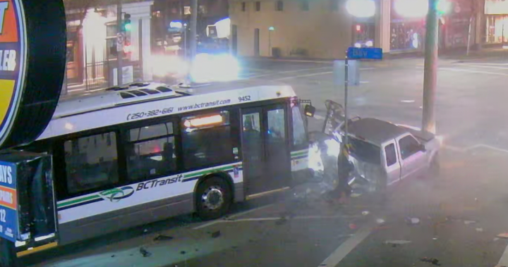 Transit bus struck in shocking Victoria collision, 1 person seriously hurt