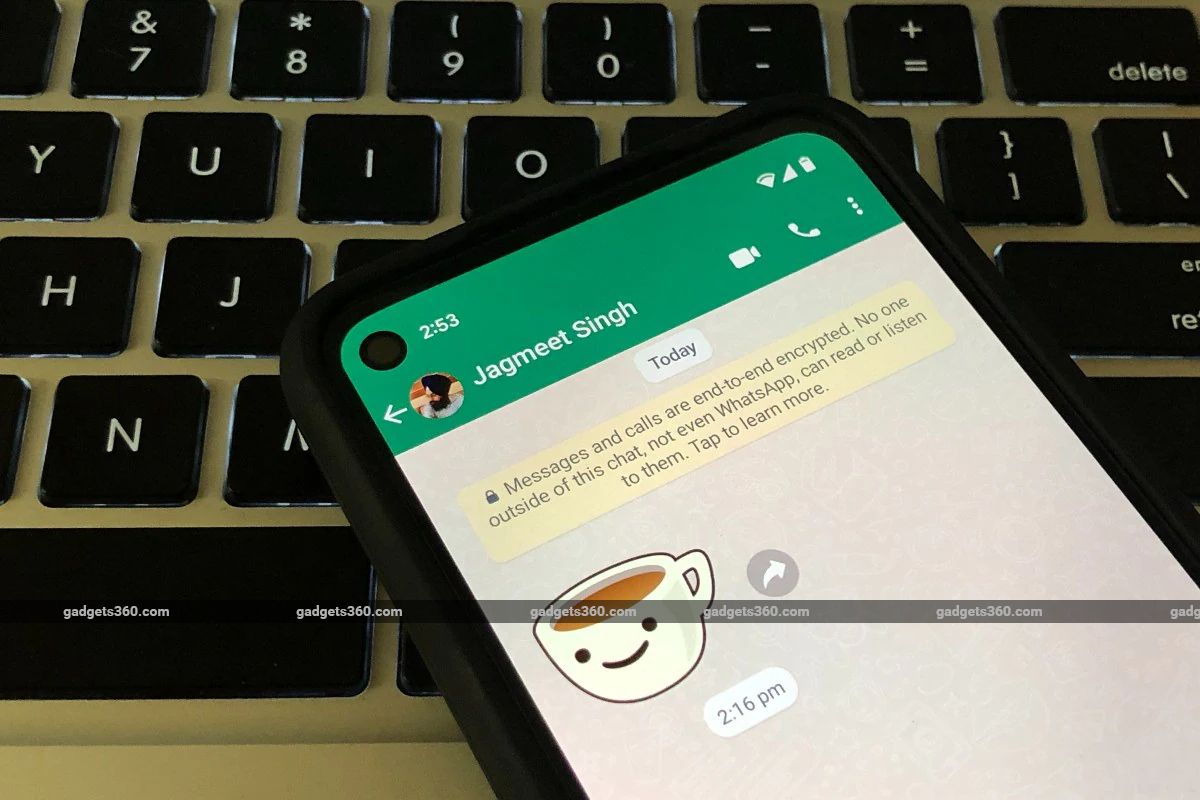 WhatsApp Begins Testing 60-Second Status Updates, QR Code Scanner Shortcut for UPI Payments