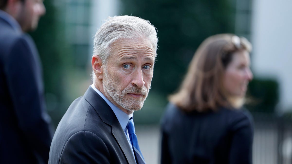 Jon Stewart Confirms Apple Wouldn't Let Him Do Show on AI With FTC Chair