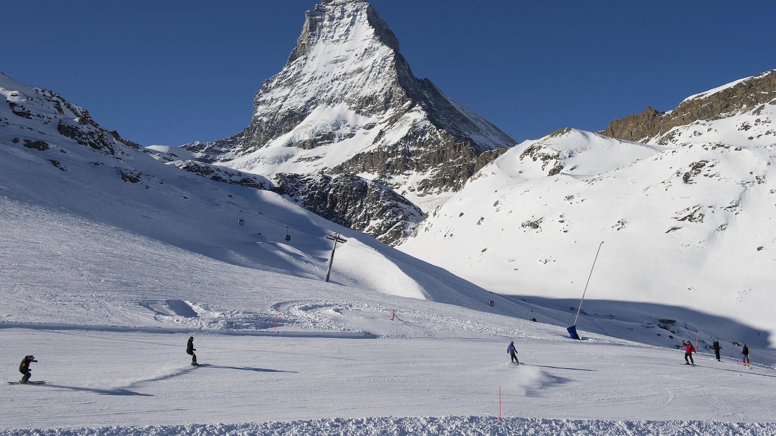 American teenager, 2 other people killed in an avalanche near Swiss resort of Zermatt