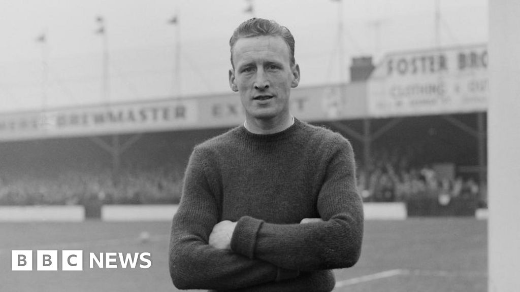 Oldest surviving England player dies at 94