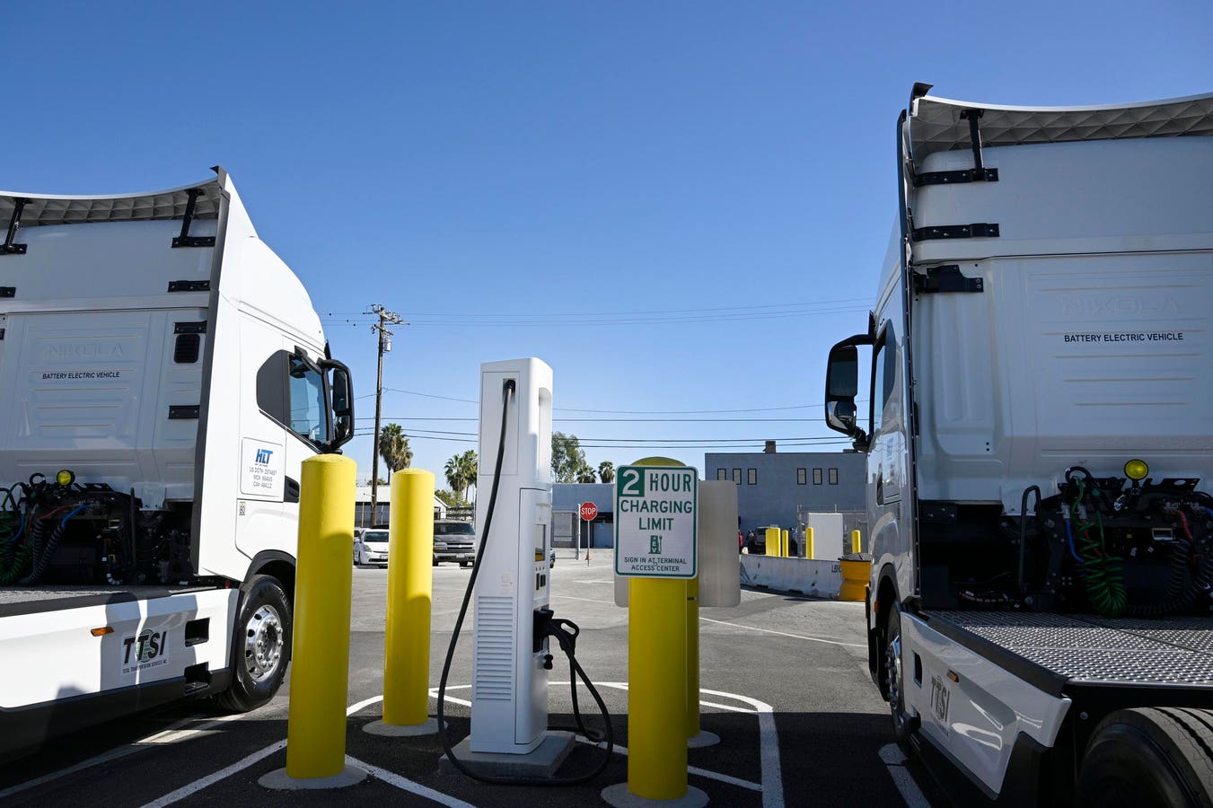 Majority Of Voters Back Tougher Truck Emission Limits, Survey Finds