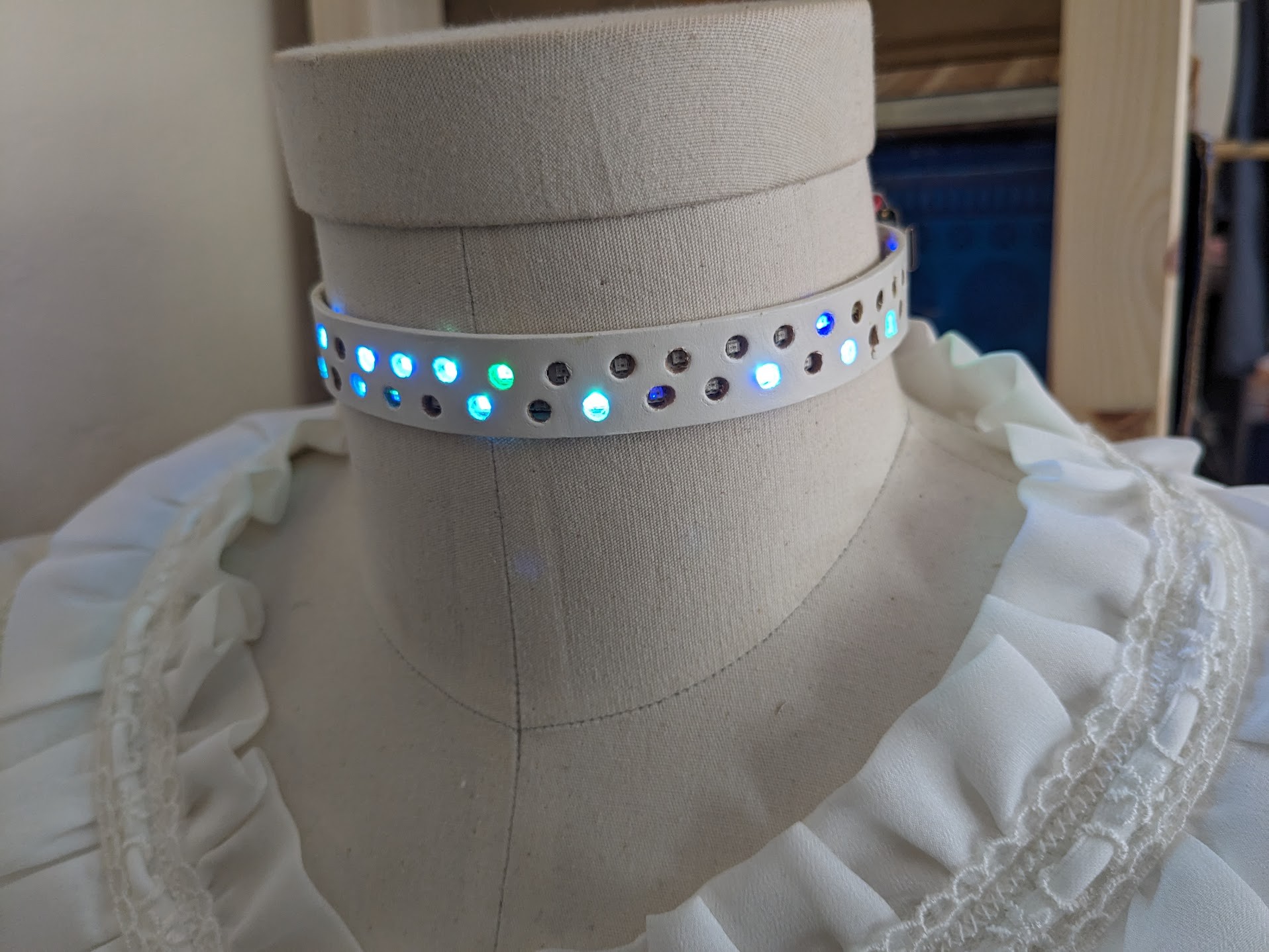 LED Choker Is a Diamond In the Junk Pile