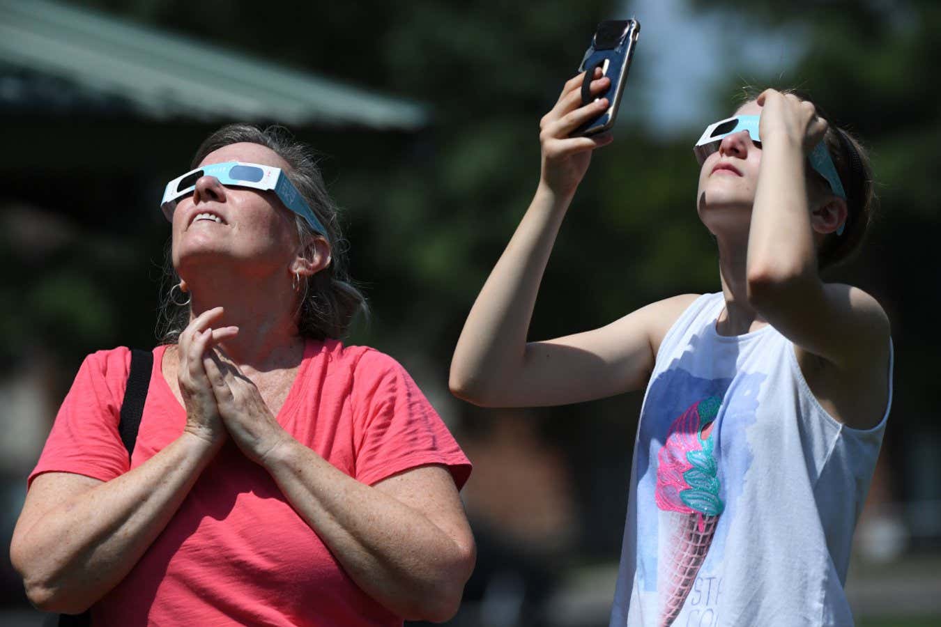 How to view an eclipse safely and what to look for in eclipse glasses