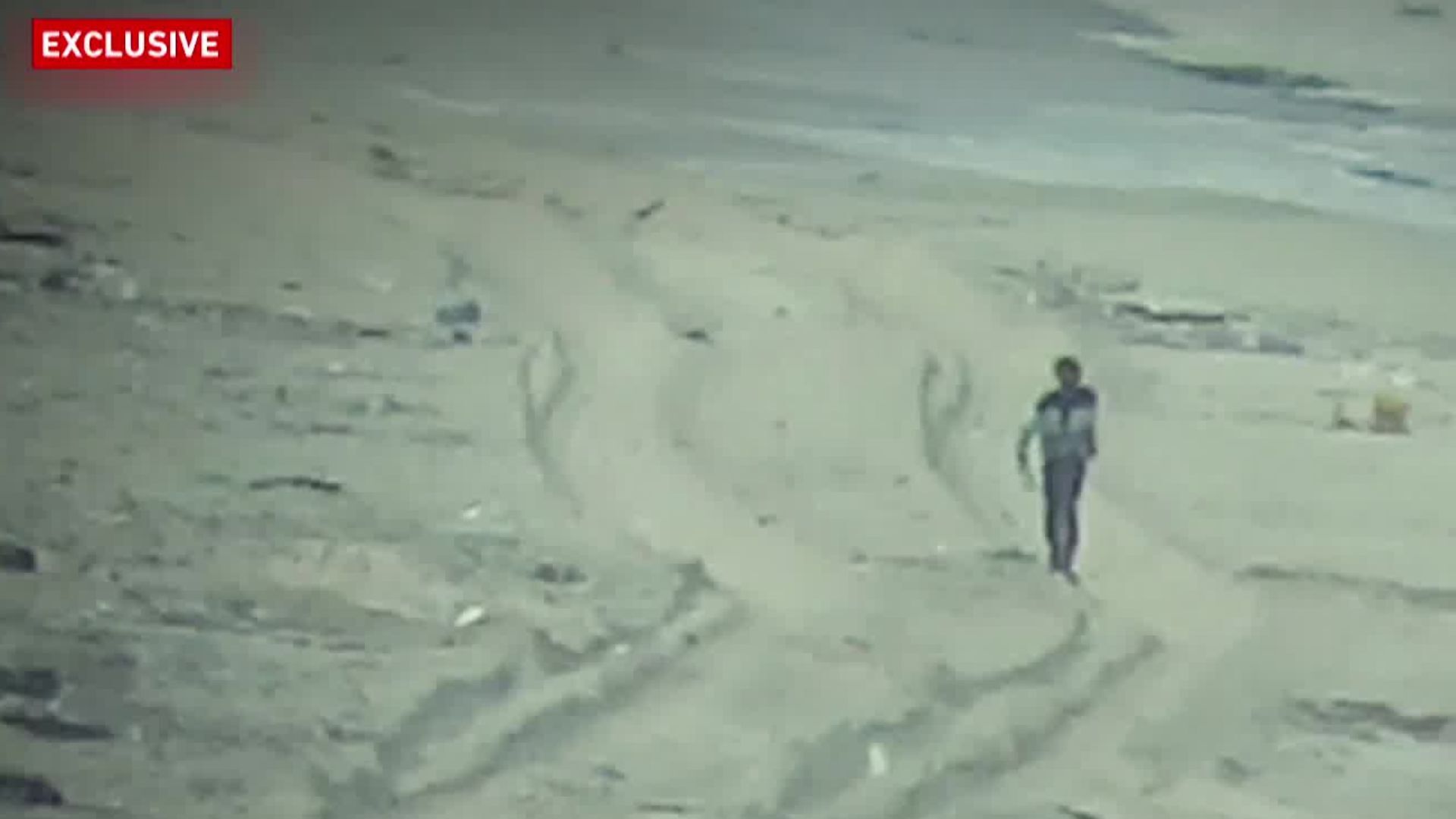 Israeli soldiers shoot and kill two unarmed Palestinian men in Gaza: Video