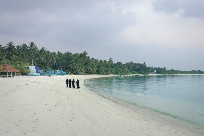 Time running out for many Maldives islands