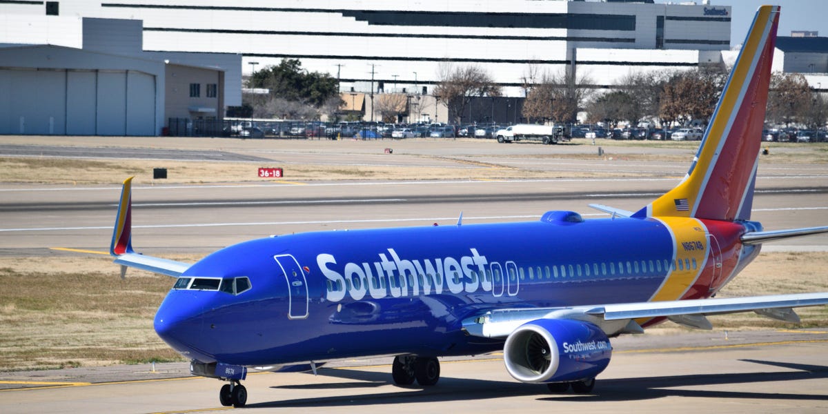 An engine cover rips off a Southwest Airlines Boeing 737, forcing an emergency landing