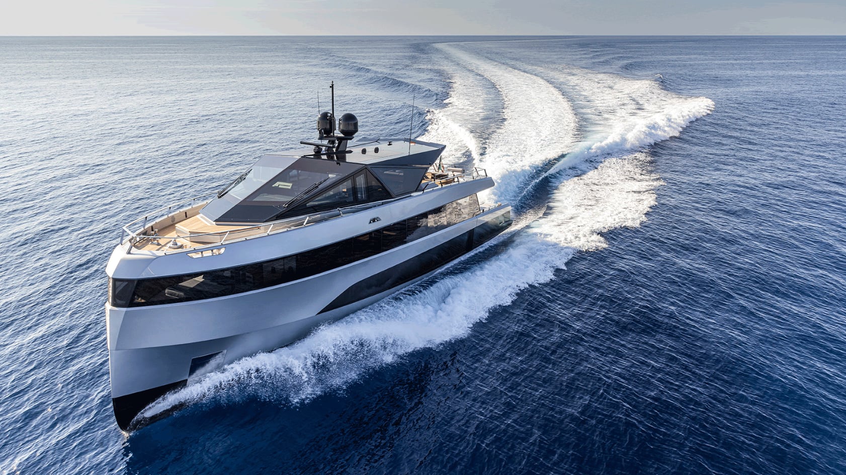 Wally dazzles at the Singapore Yachting Festival 2024 with two models on display: a wallywhy200 featuring decor by Loro Piana Interiors and a versatile wallypower58.