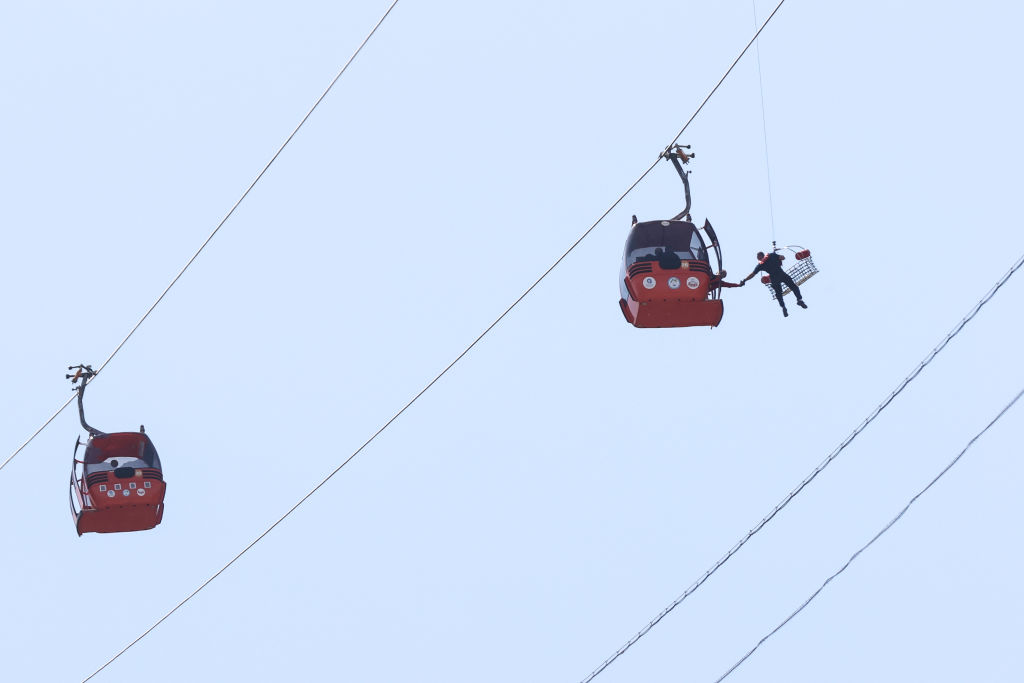 174 People Stranded in the Air Are Rescued After Fatal Cable Car Accident in Turkey