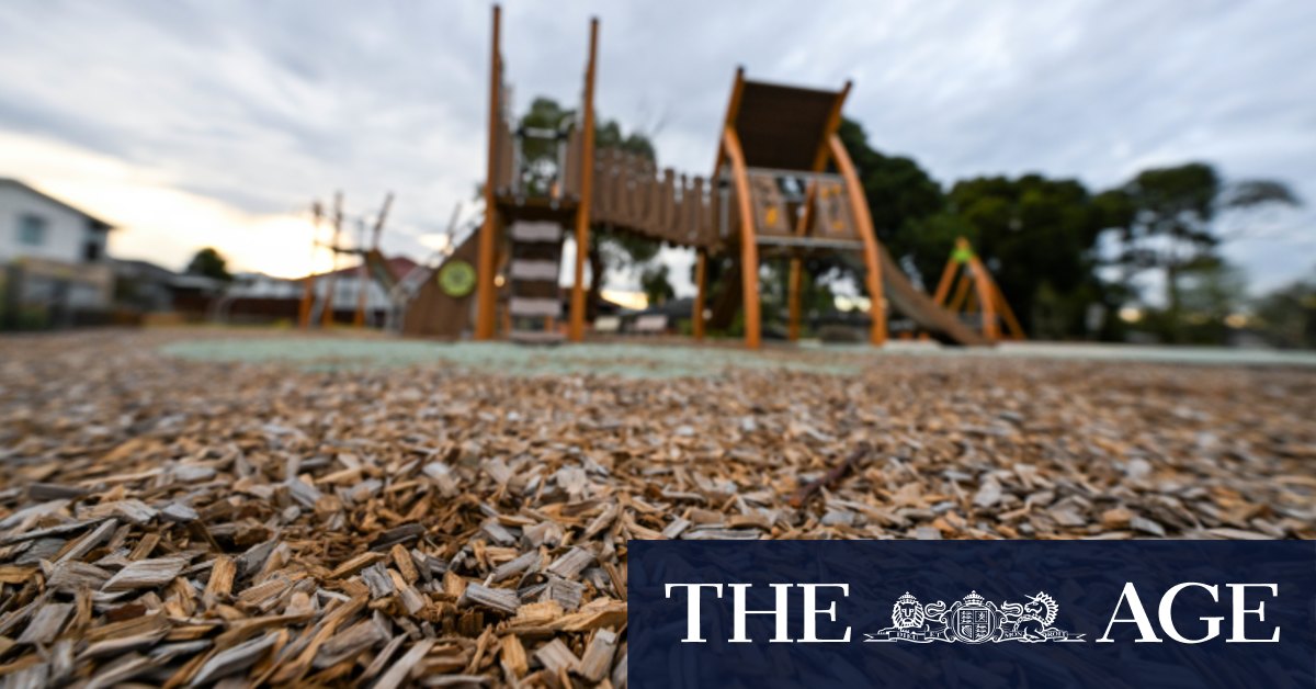 Asbestos contamination found in two more suburban Melbourne parks