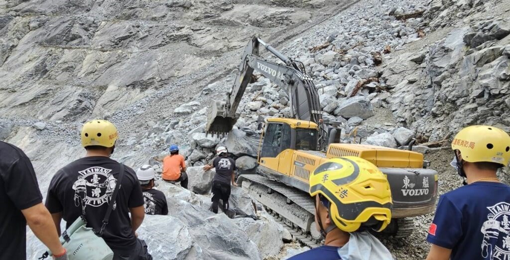 Body of truck driver recovered, 2 still missing after Hualien quake