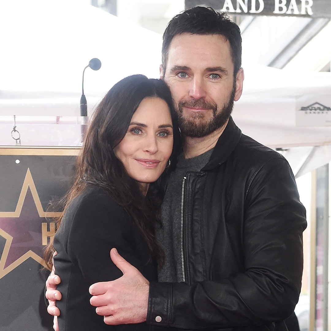  Courteney Cox Reveals Johnny McDaid Once Broke Up With Her in Therapy 