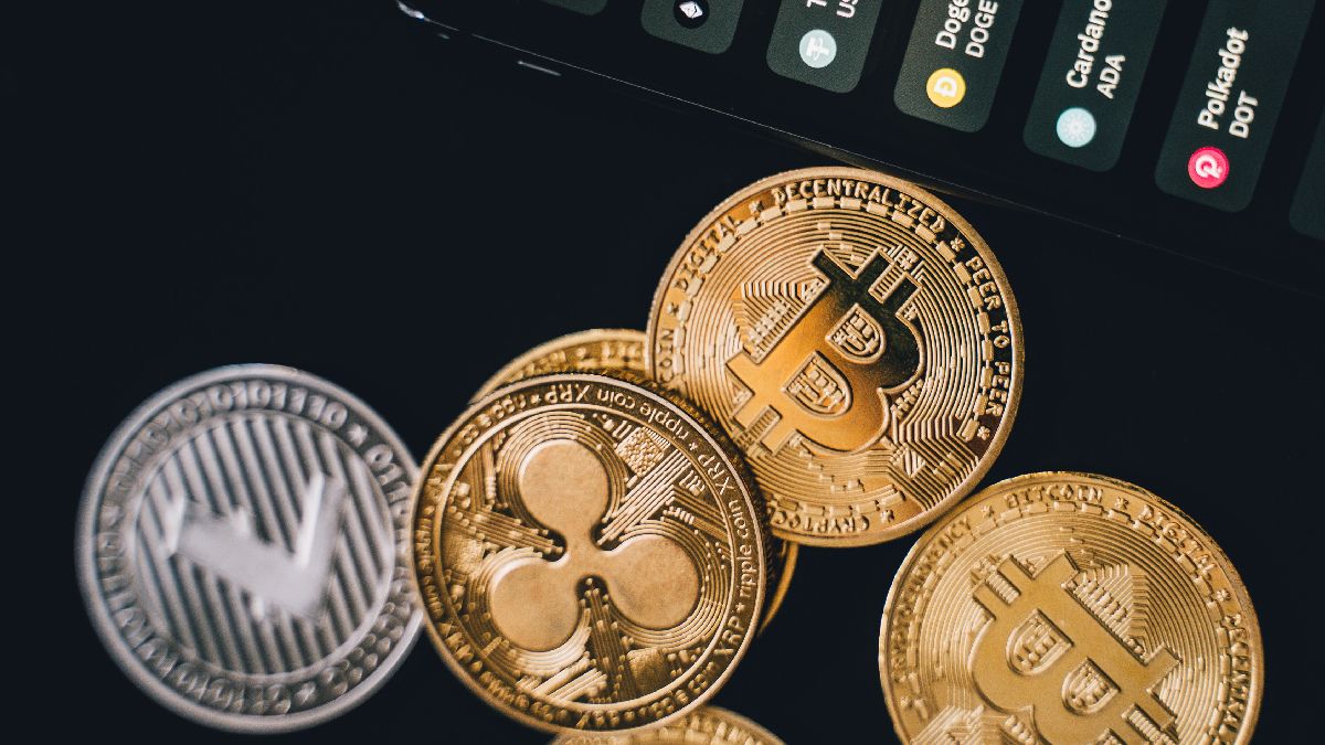 Crypto Price Today: Bitcoin Trades at Over $37,000, Most Cryptocurrencies Managed to Mint Profits