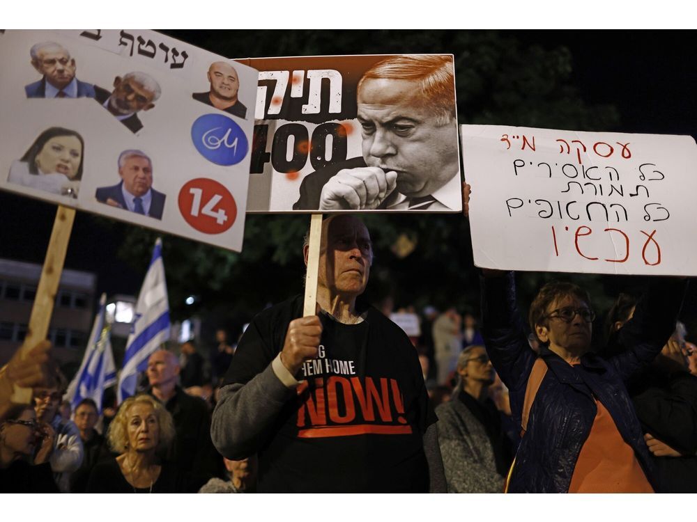 Divided by Politics, Israelis Unite to Defy Global Isolation