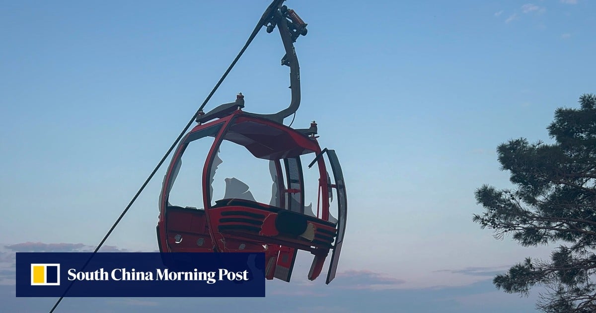 Dozens still stranded in Turkey cable cars day after deadly accident, over 120 people rescued