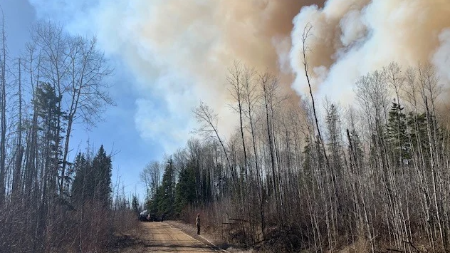 Drones interfere with wildfire operations near Fort McMurray, Saprae Creek Estates under evacuation alert