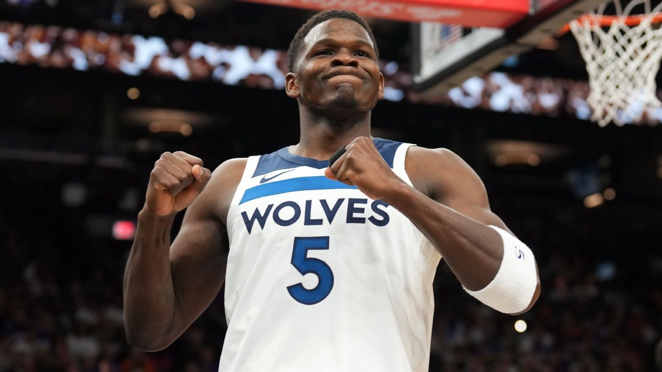 Edwards has 40 as Wolves finish sweep of Suns