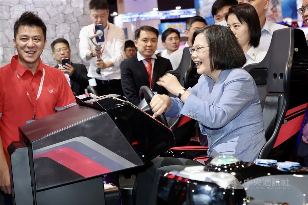 Gaming console industry gives Taiwan huge business opportunities: Tsai
