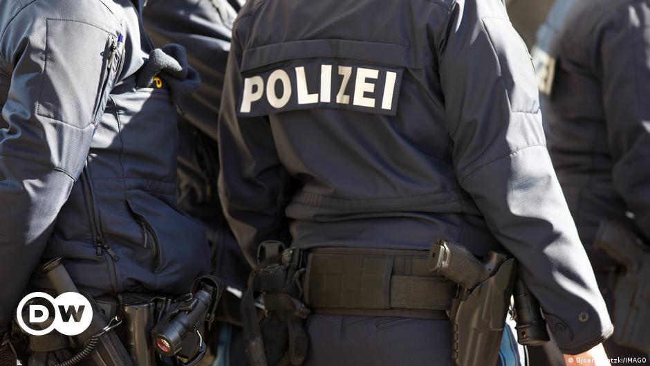 German police arrest two suspected of spying for Russia