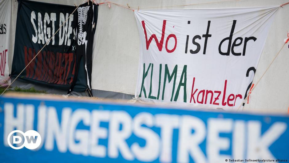 Germany: Third man joins climate hunger strike in Berlin