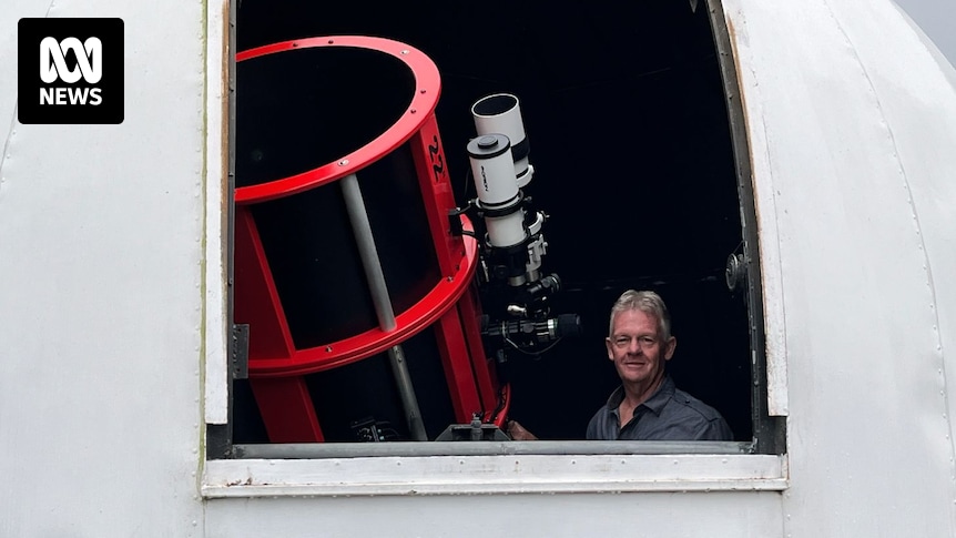 Gippsland plumber Rod Stubbings wins Australian astronomy medal for his work in tracking the stars