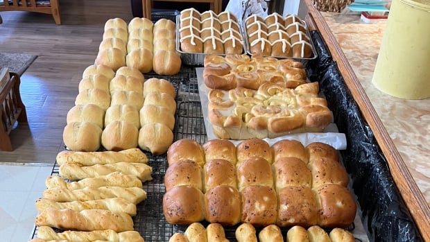 He learned to bake bread after retiring. Business is now booming for this 72-year-old