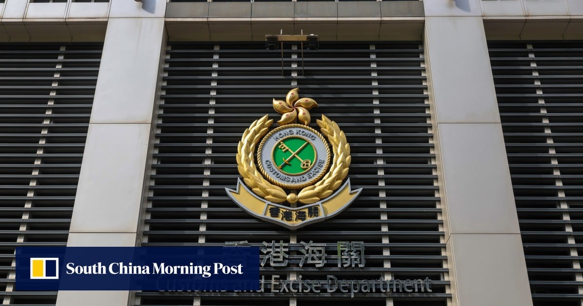 Hong Kong customs arrests 2 ex-company directors, as shoppers claim HK$400,000 in undelivered goods after abrupt store closure